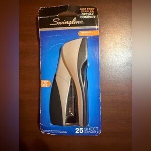 Swingline Premium Compact Desktop Stapler, 25-Sheet Capacity